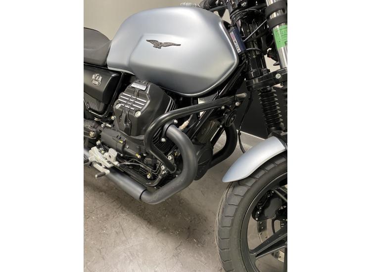 MOTO GUZZI V7 STONE faible kilométrage sous garantie  