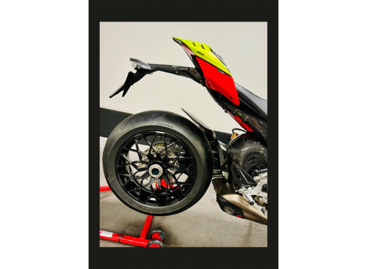DUCATI STREETFIGHTER V4 LAMBORGHINI N° 379/630