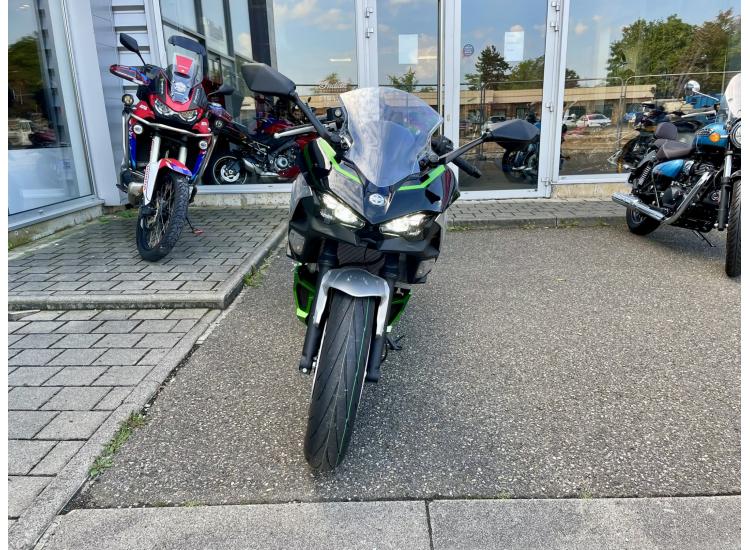 KAWASAKI Ninja 7 Hybrid