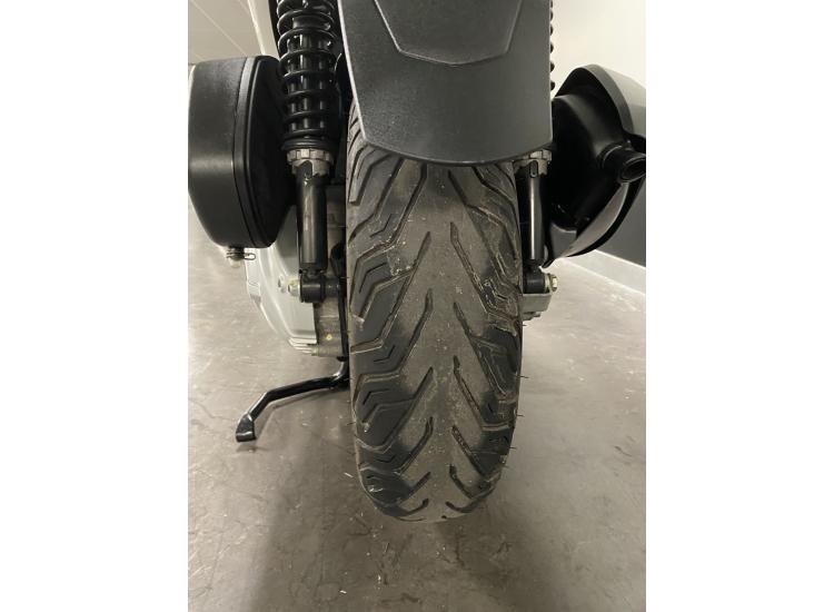 PIAGGIO MP3 300LT YOURBAN garantie 12 mois 