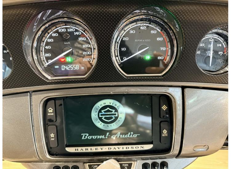 HARLEY-DAVIDSON TOURING ELECTRA GLIDE 1800 ULTRA CVO