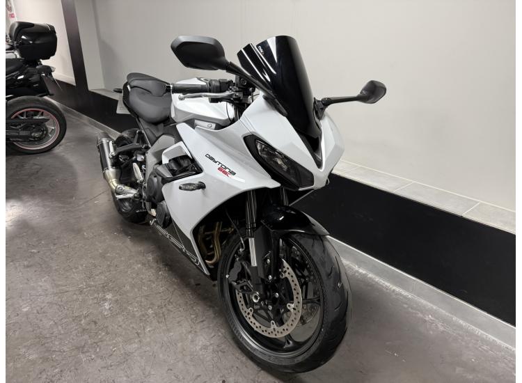 TRIUMPH 	DAYTONA 660 A2