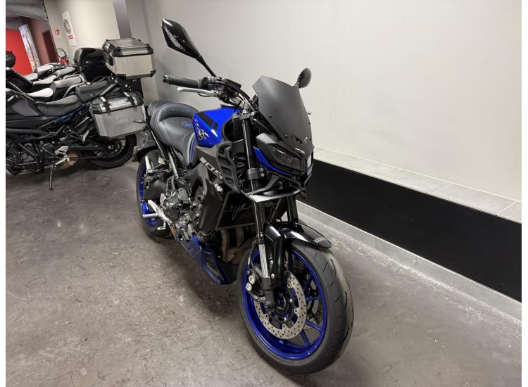 YAMAHA MT-09