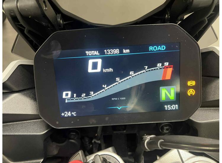 BMW F 900 XR