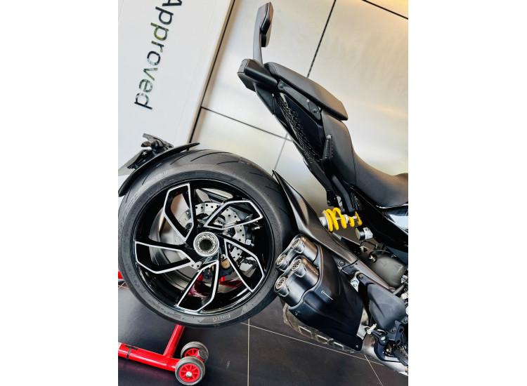 DUCATI DIAVEL V4 TRES BIEN EQUIPEE