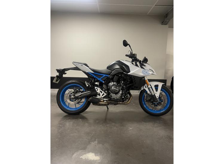SUZUKI GSX-8S