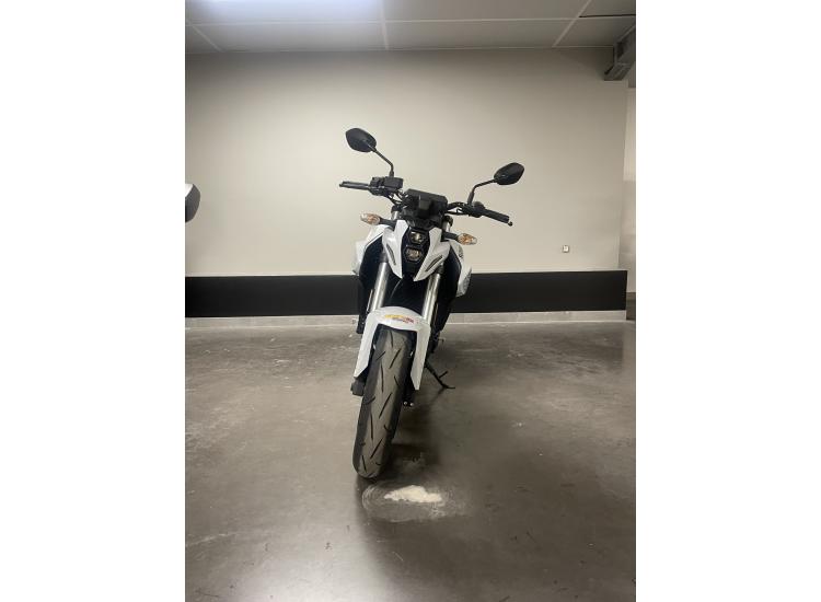 SUZUKI GSX-8S