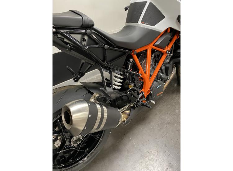 KTM 1290 SUPER DUKE R garantie 12 mois 