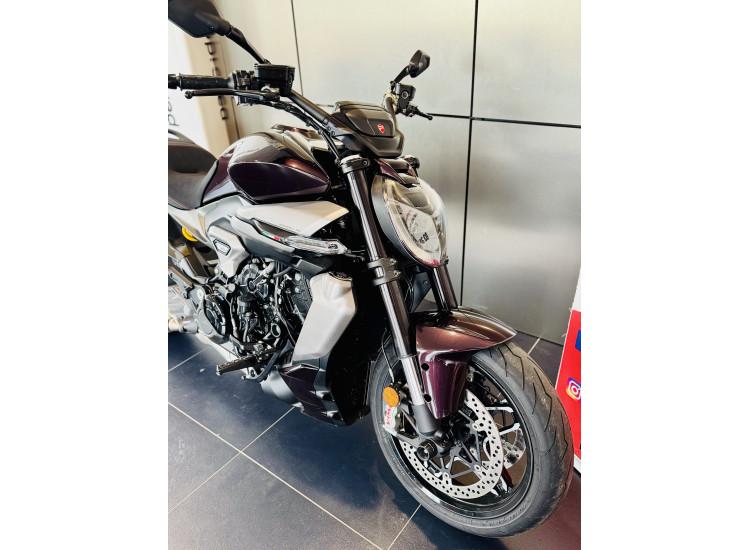 DUCATI XDIAVEL V4 LIGNE AKRAPOVIC TITANE
