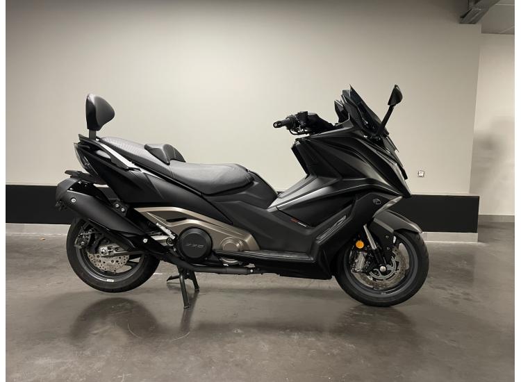 KYMCO AK 550