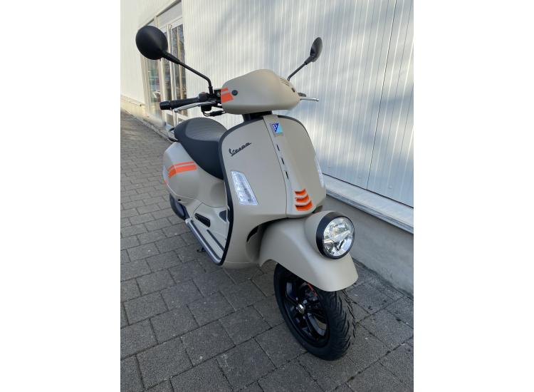 VESPA GTV 300