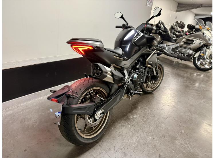 CF MOTO NK800 ADVANCED